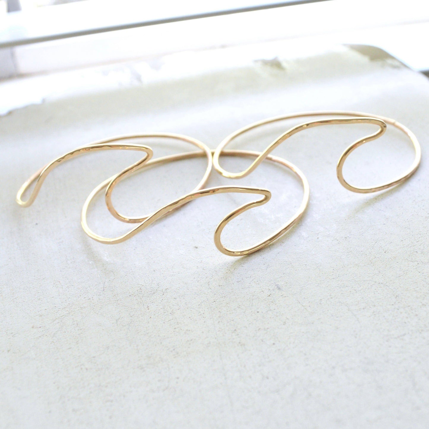 Wave Bangle in Gold