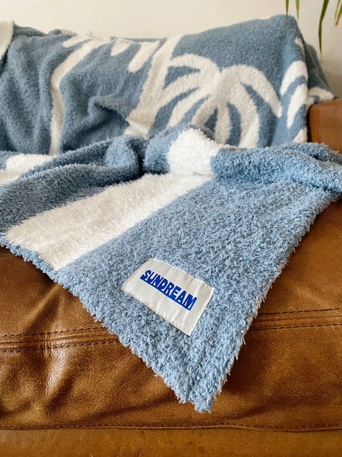 Dancing Palms Plush Throw