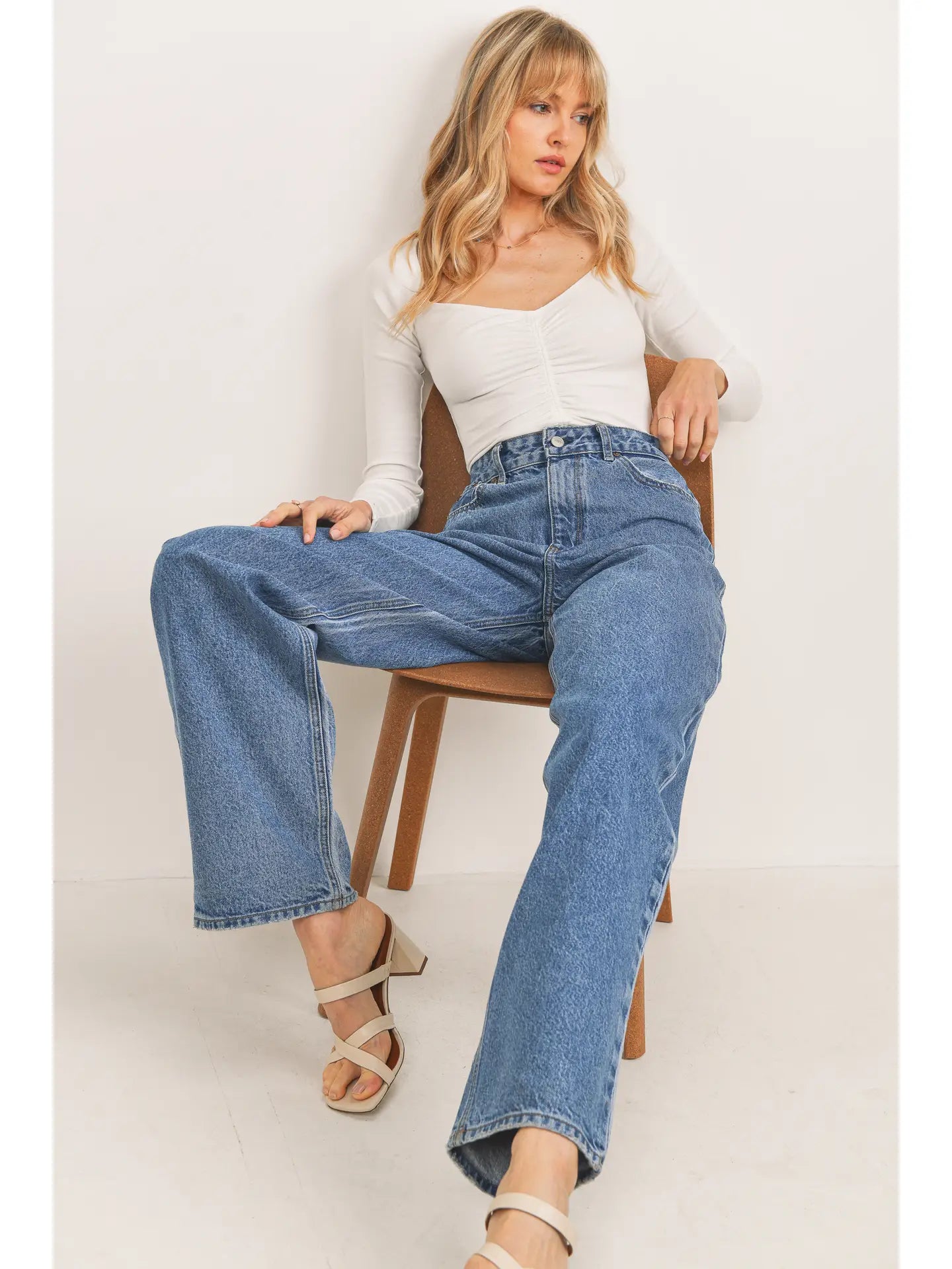 Relaxed 90s Straight Leg Jean