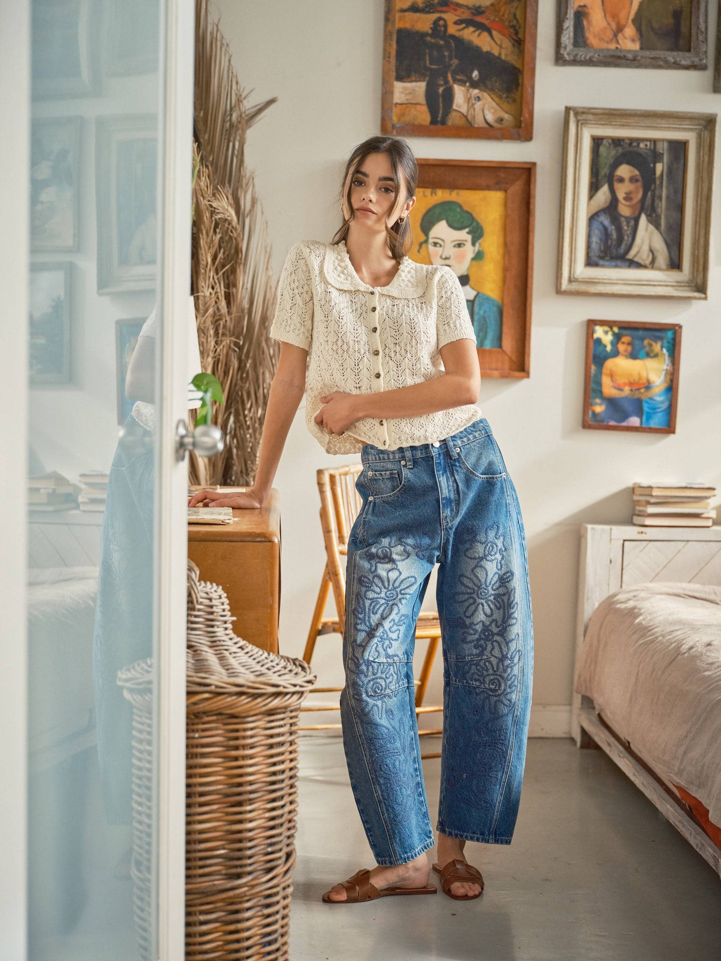 Embroidered Detailed Barrel Pant