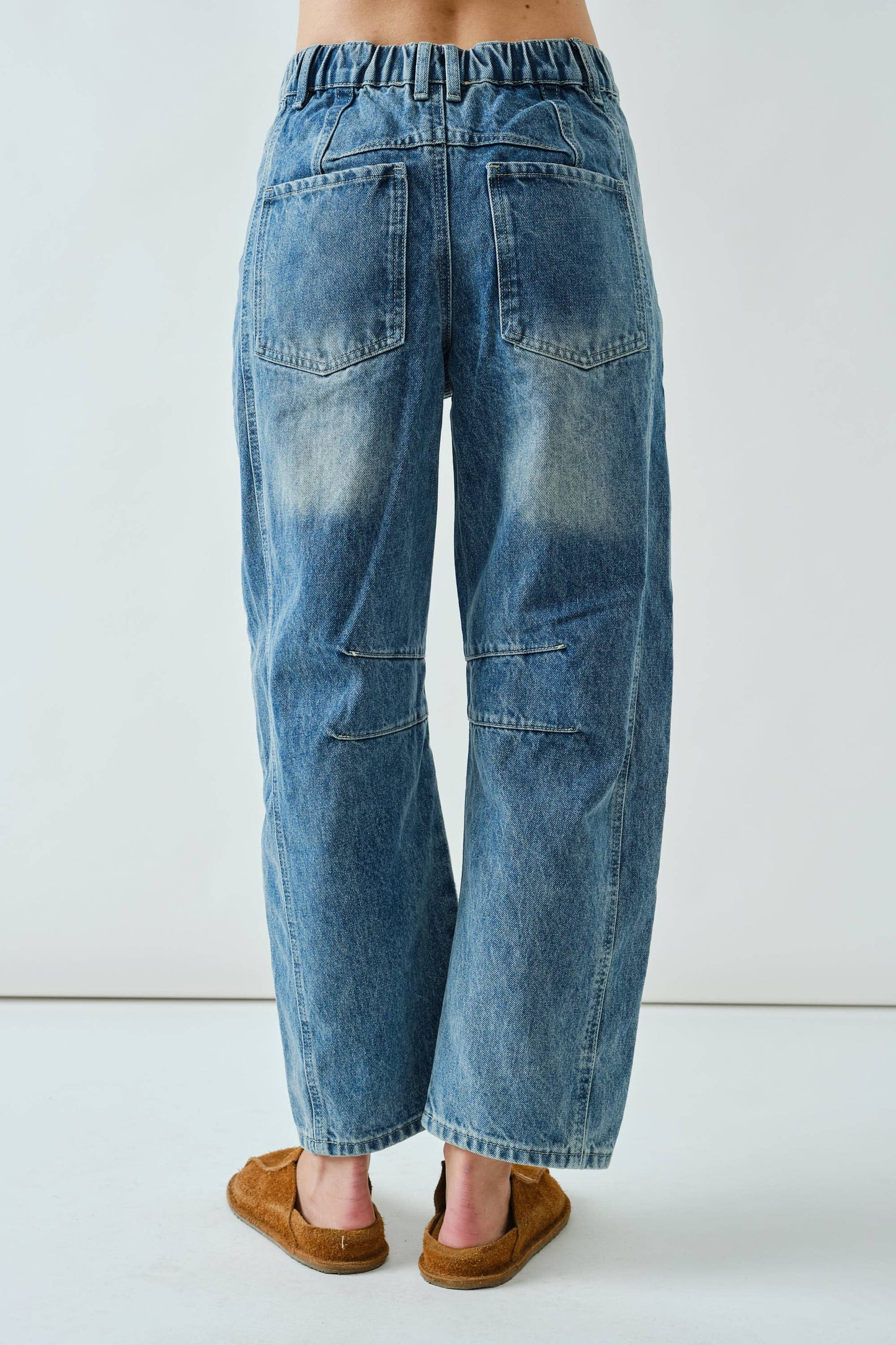 Embroidered Detailed Barrel Pant
