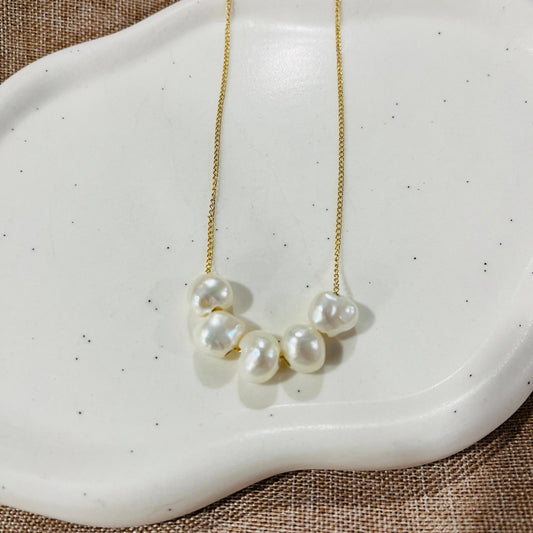 Surf Pearl Necklace