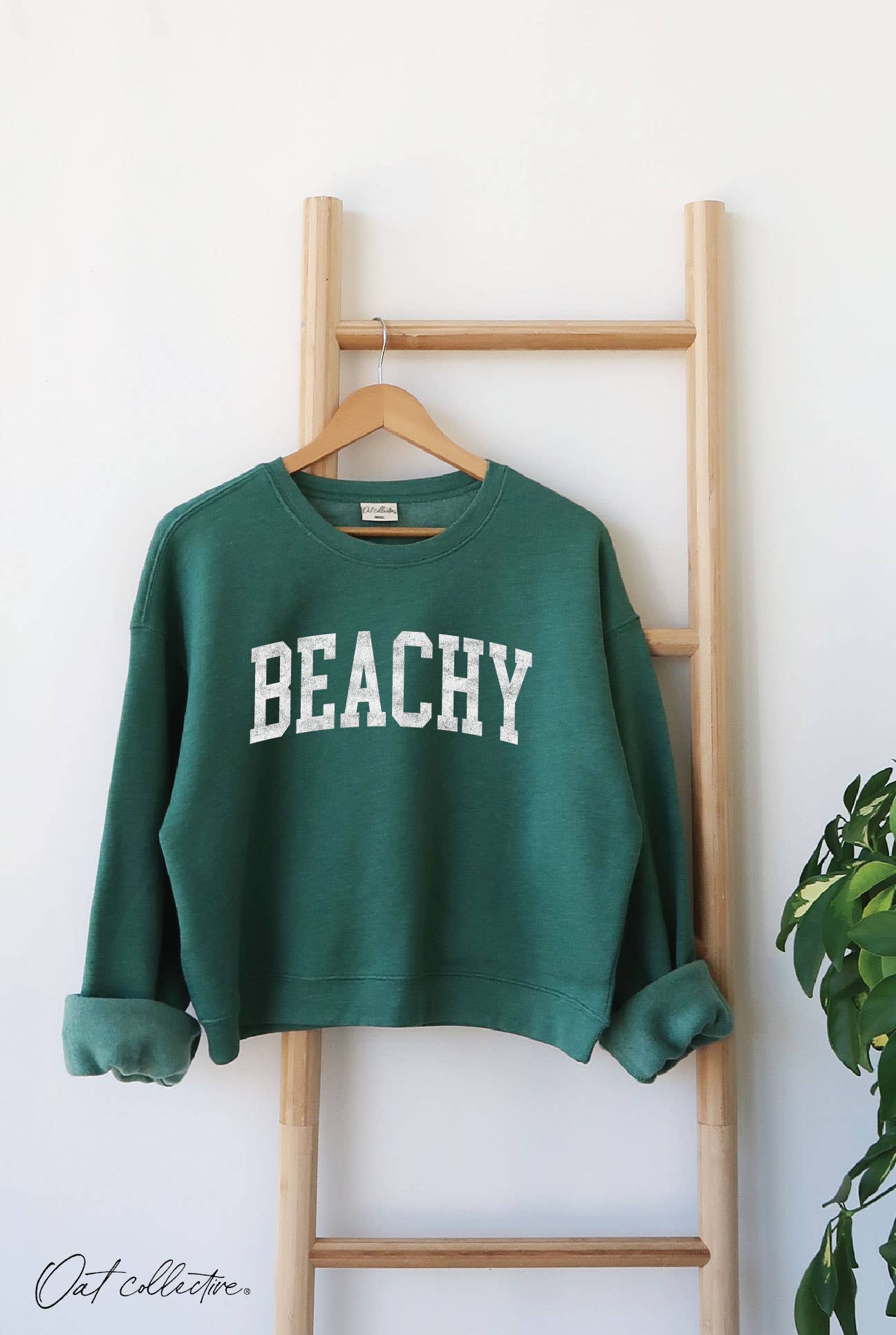 BEACHY Cropped Sweatshirt