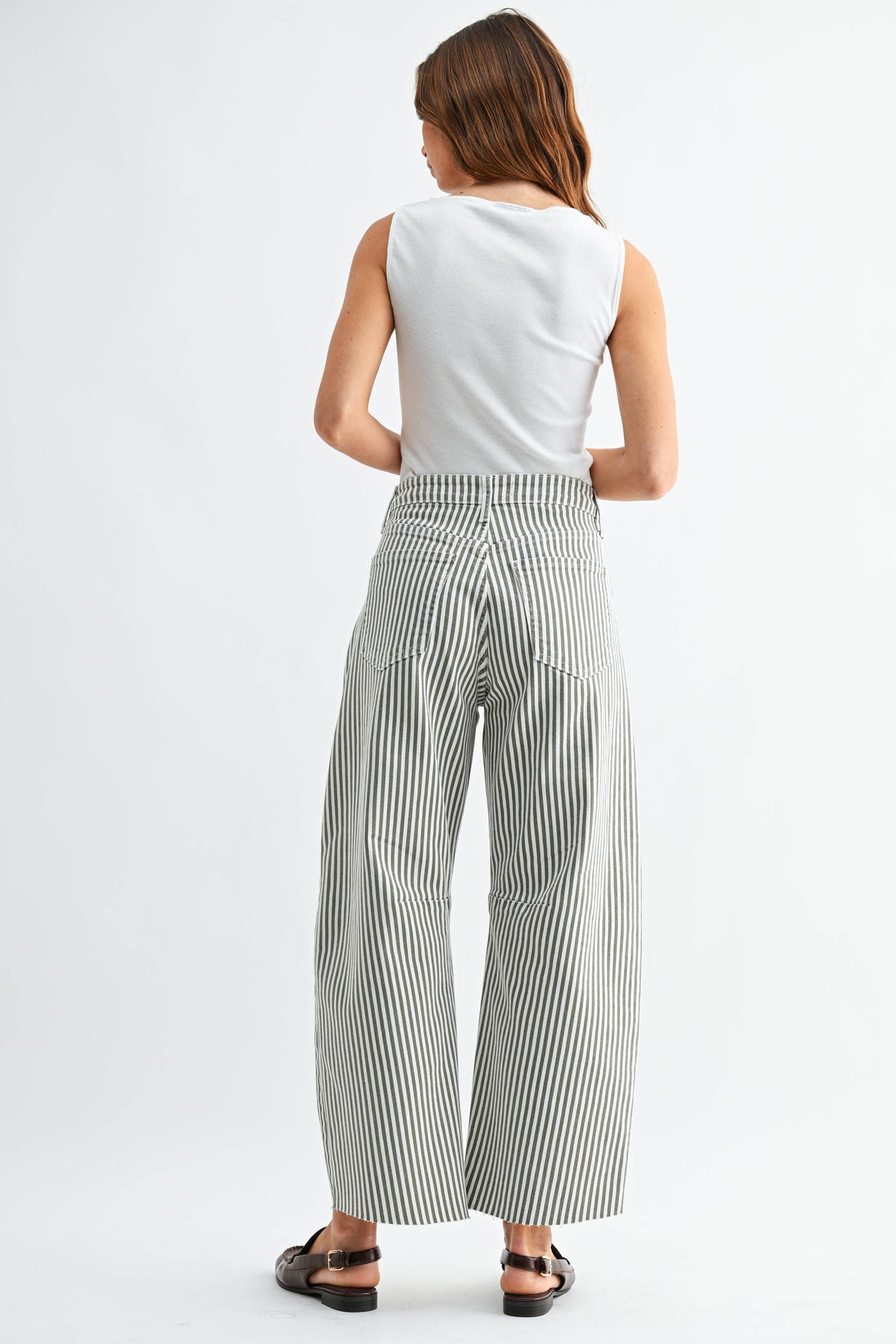 Raw Hem Barrel Jean