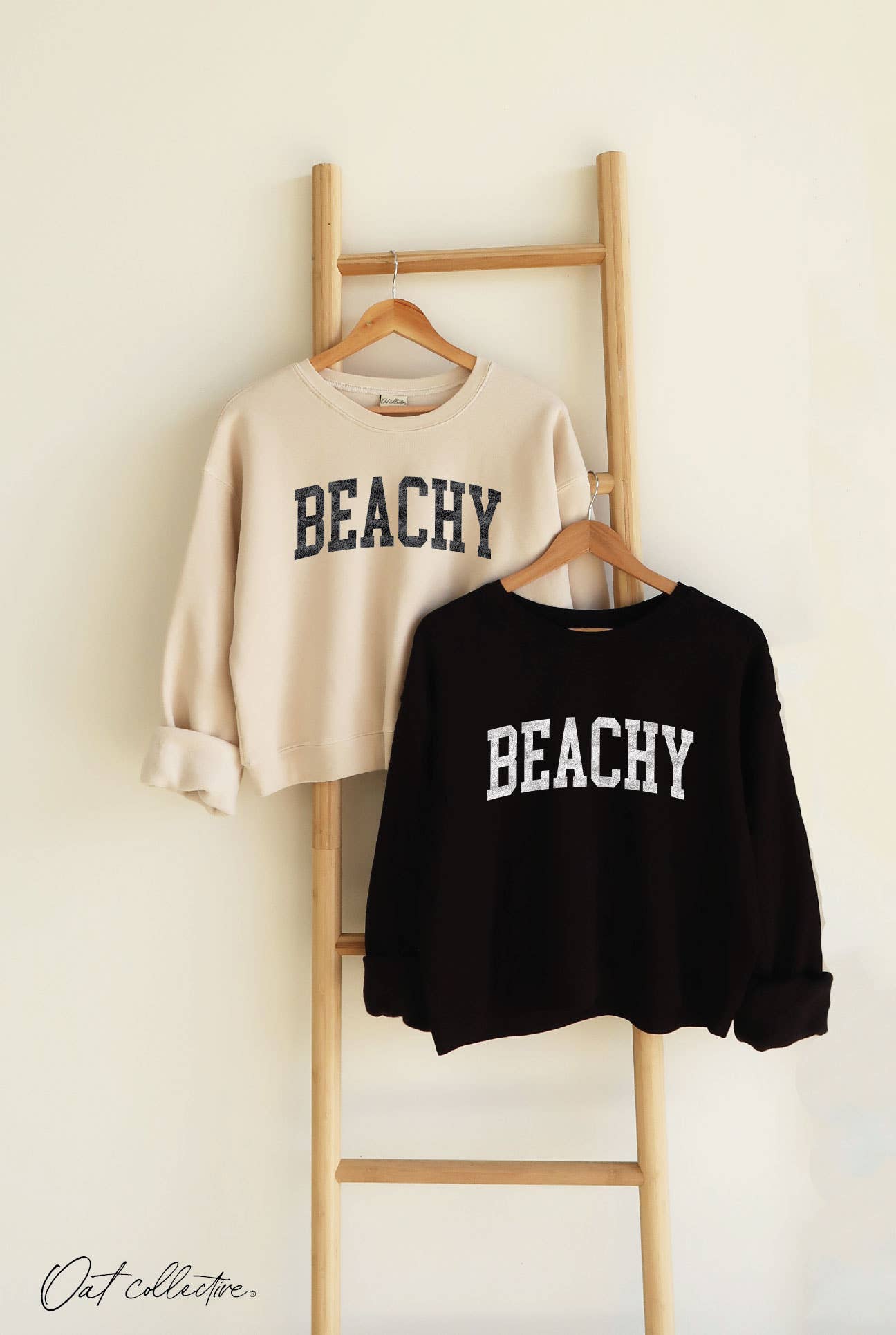 BEACHY Cropped Sweatshirt