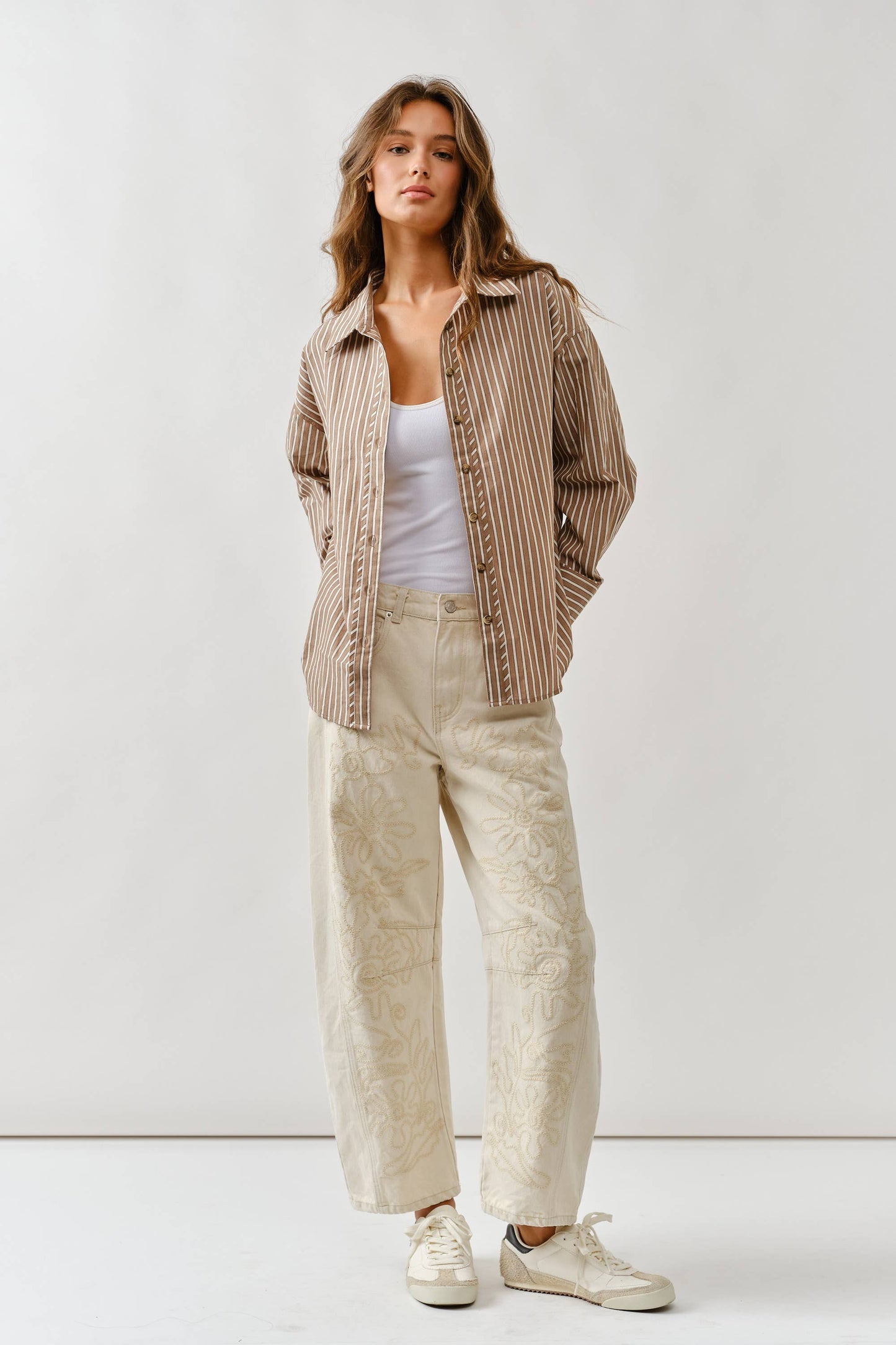 Embroidered Detailed Barrel Pant