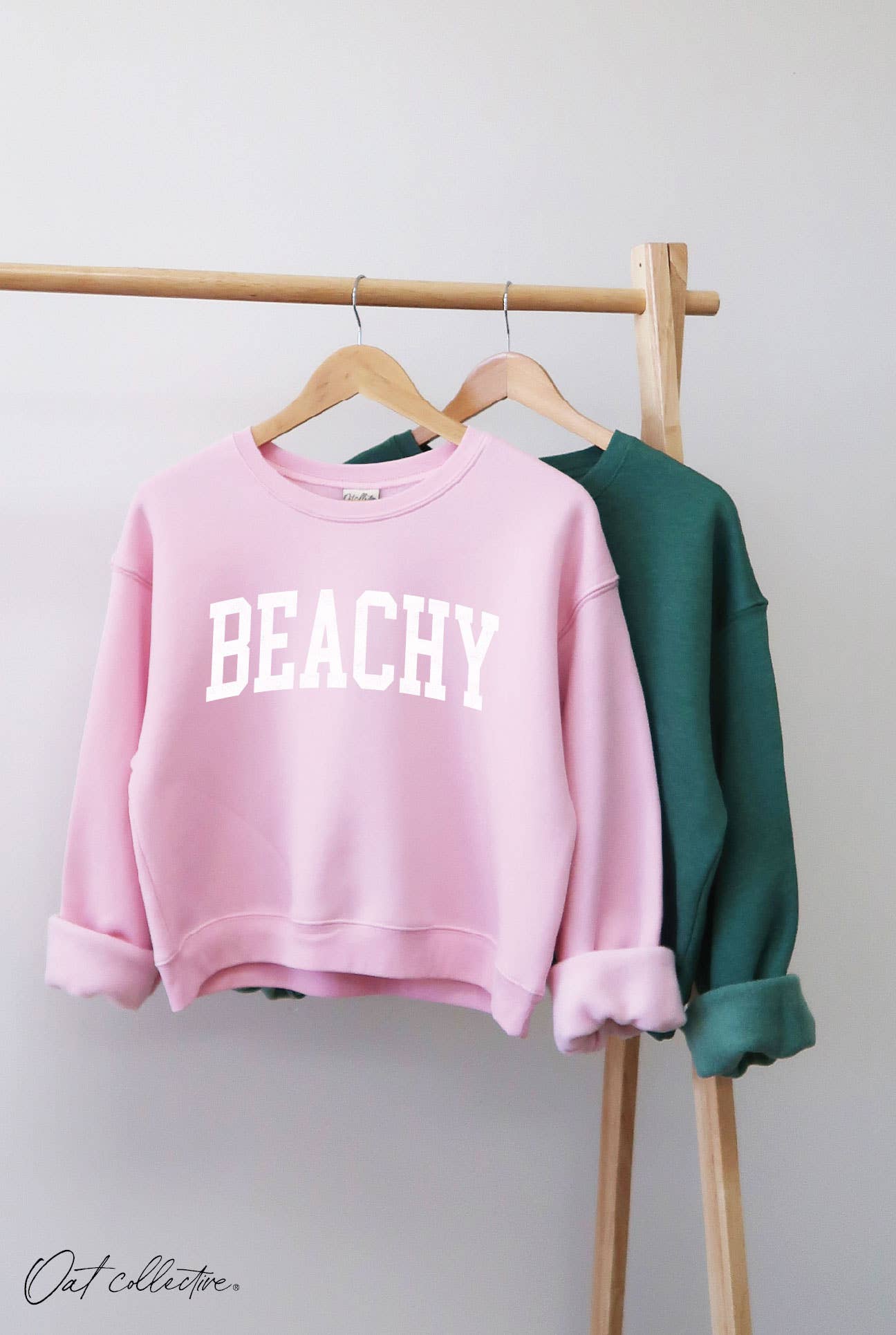 BEACHY Cropped Sweatshirt