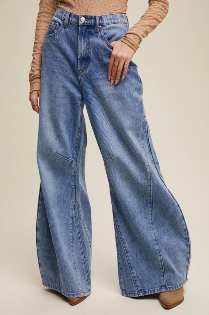 Detailed Wide-Leg Panel Jean