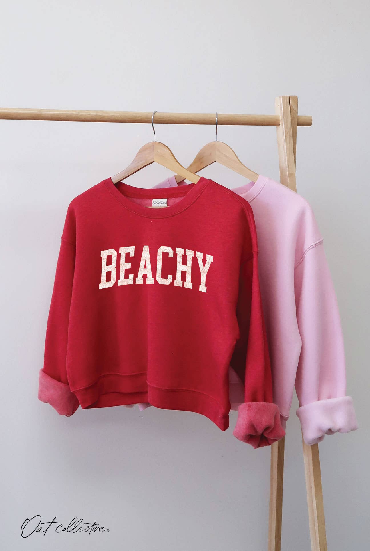 BEACHY Cropped Sweatshirt