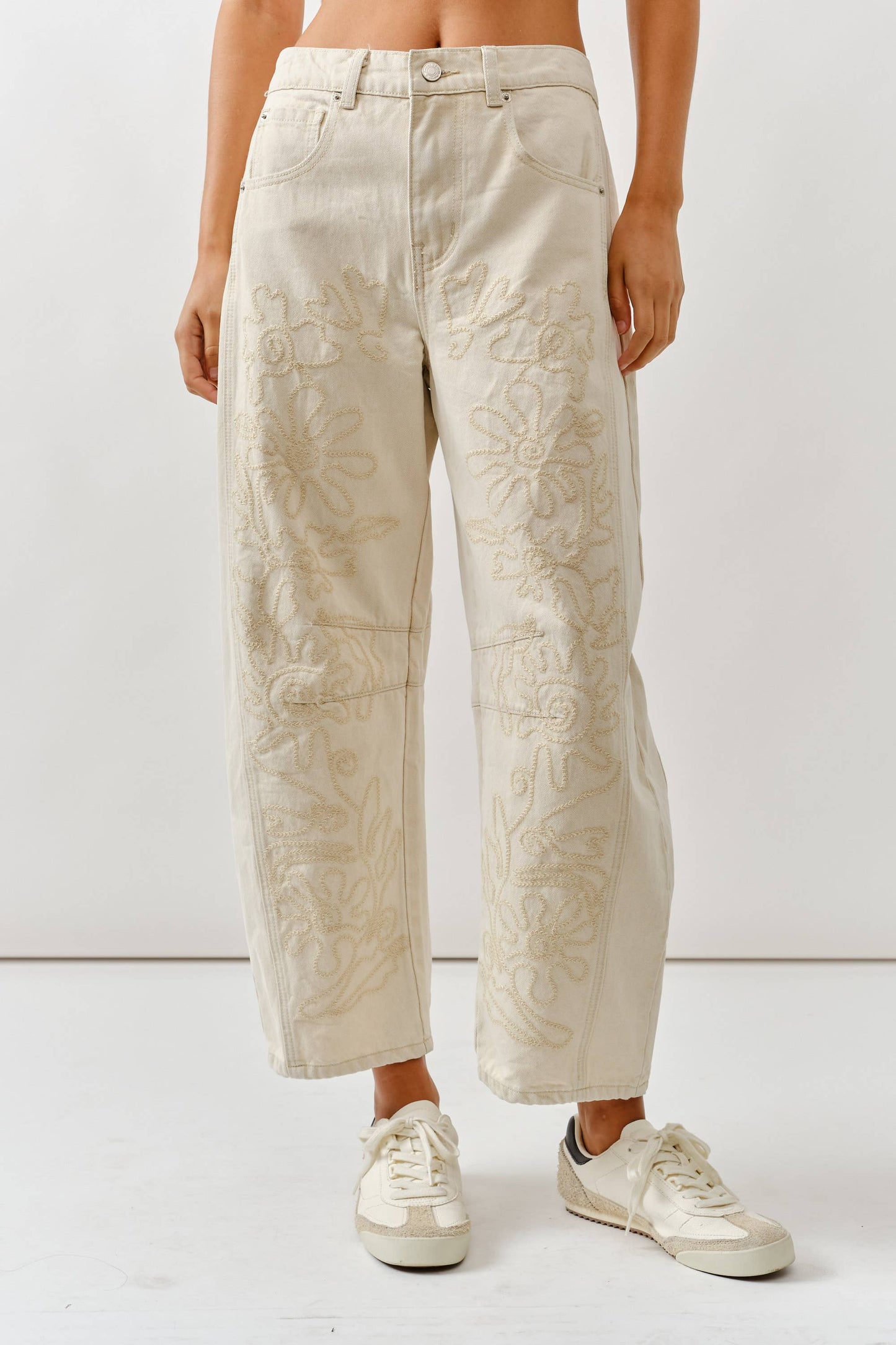 Embroidered Detailed Barrel Pant