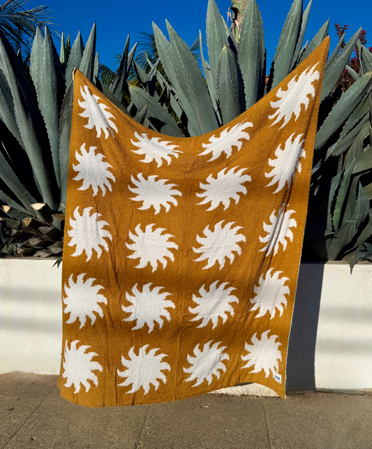 Sun Plush Throw - Buckhorn Brown
