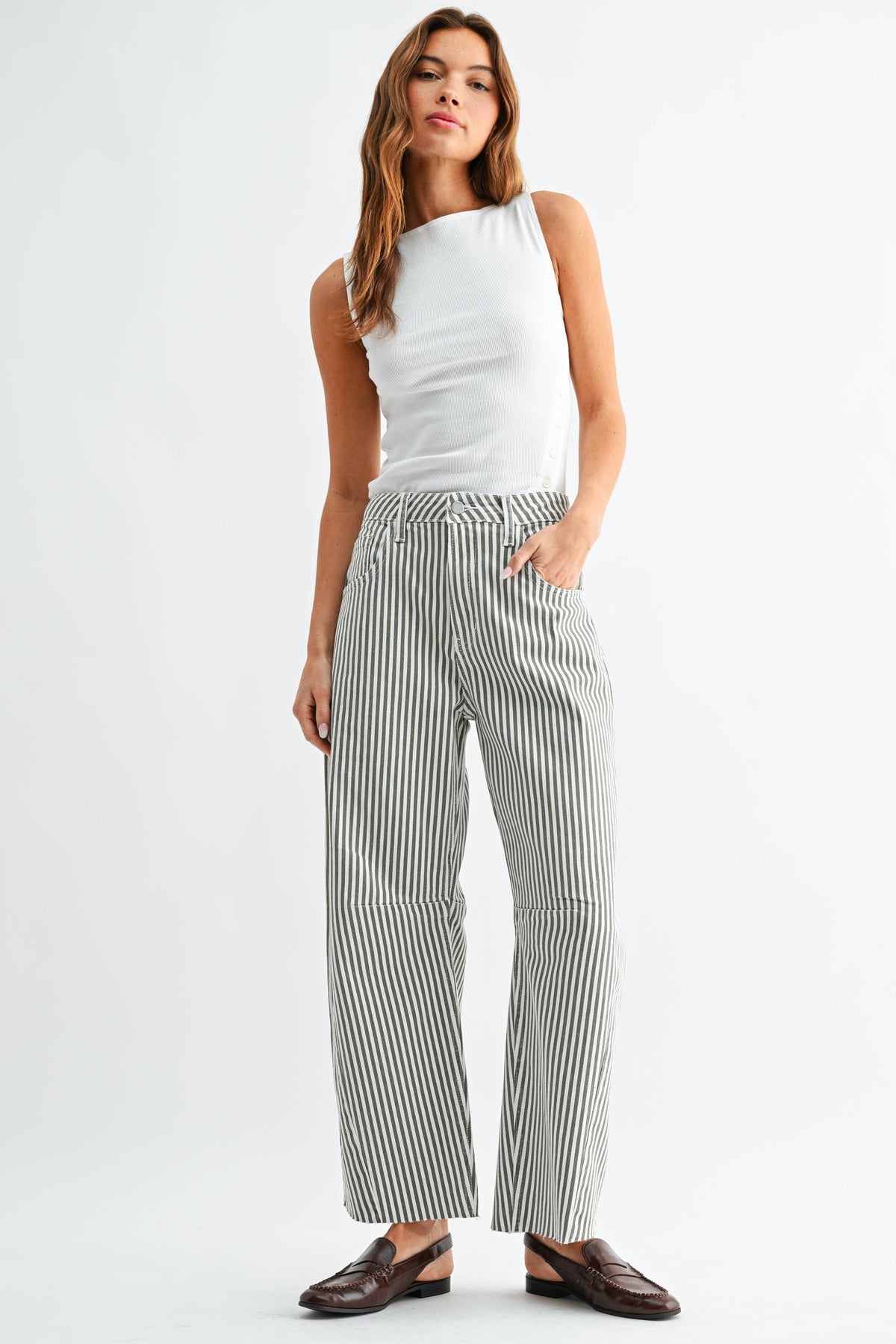 Raw Hem Barrel Jean